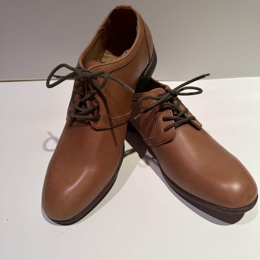 Gray Saks Fifth Avenue Men’s Dress Boots. Brown, size 9.5, excellent condition.